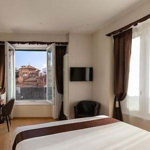 Superior Zimmer mit Kingsize-Bett
